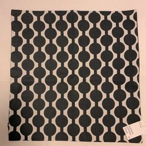 H&M zippered pillow cover